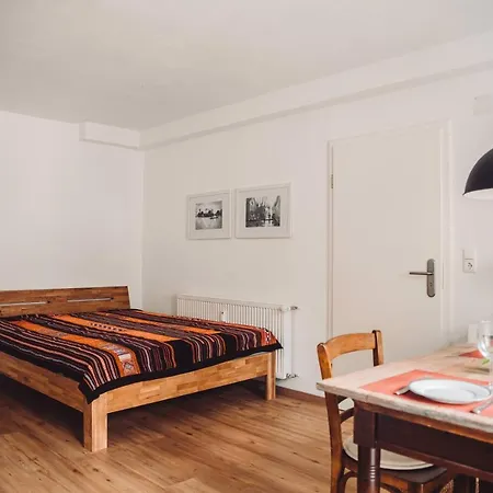 Haus Am Zabelstein Lägenhet Dingolshausen